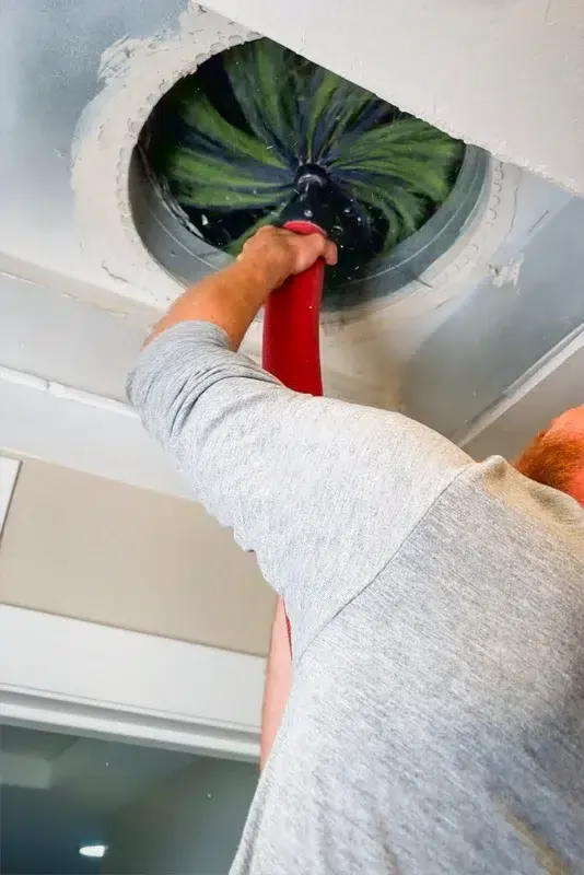 Goettl's tech duct cleaning in ceiling – Prescott Valley AZ
